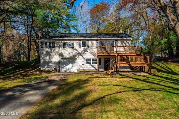 32 Nolan Road, Ballston, NY