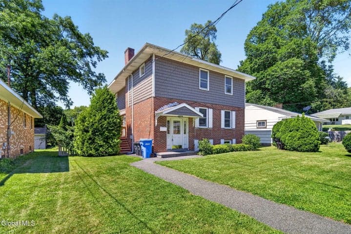 88 Daytona Avenue, Albany, NY