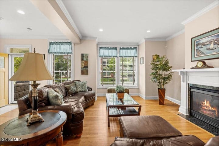 150 High Rock Avenue, Saratoga Springs, NY, photo 3