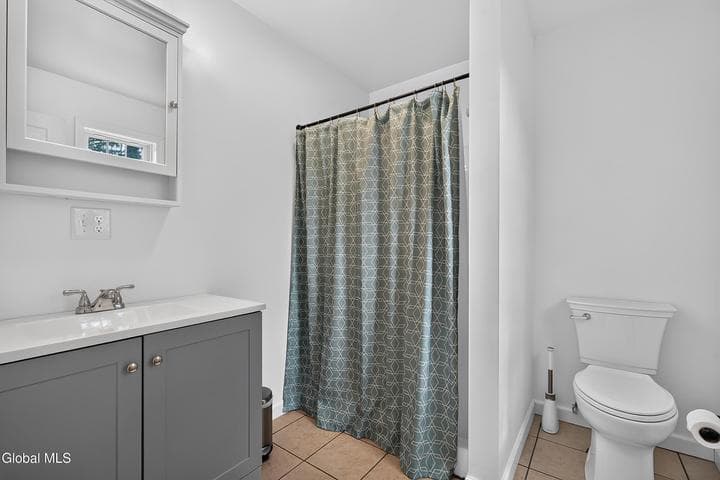 39 New Jersey Avenue, East Greenbush, NY, photo 4