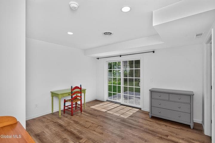 39 New Jersey Avenue, East Greenbush, NY, photo 5