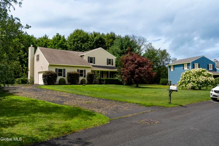 33 Armstrong Circle, Altamont, NY