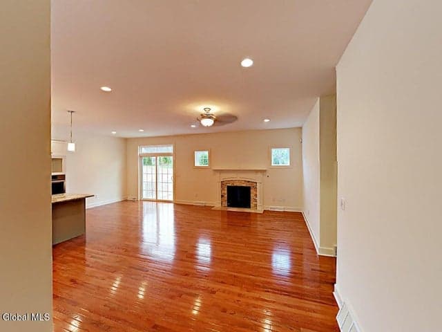 2 Boggs Street, Halfmoon, NY, photo 5