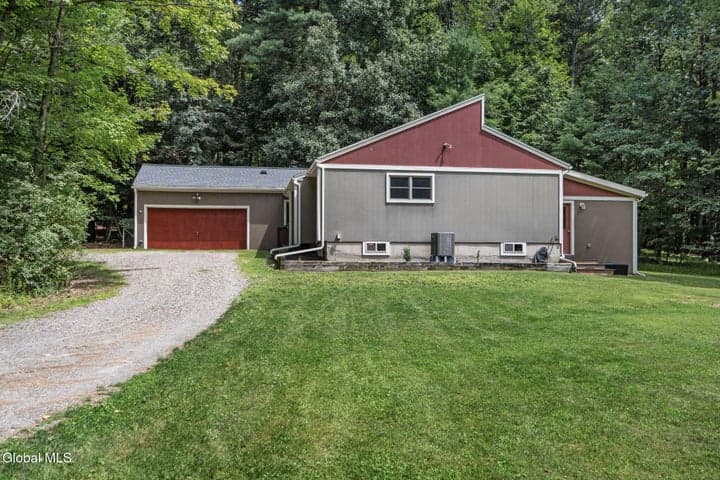 438 N Nassau Road, Averill Park, NY