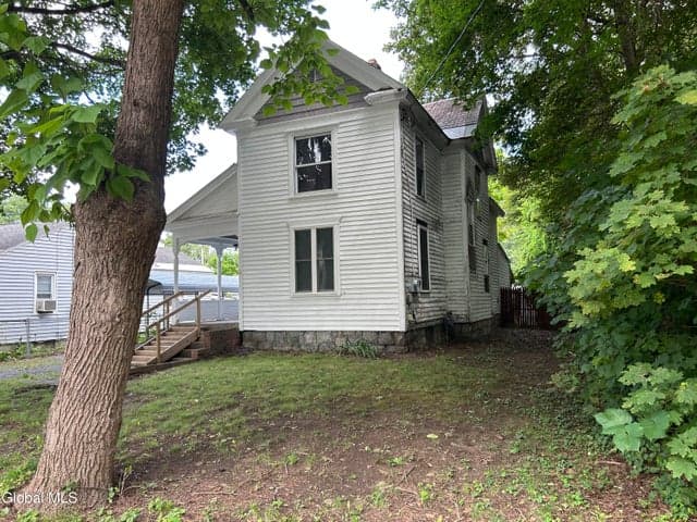 18 Gibson Avenue, Hudson Falls, NY, photo 2