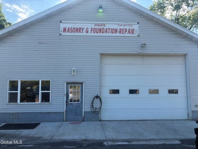 2438 Route 9W, Ravena, NY