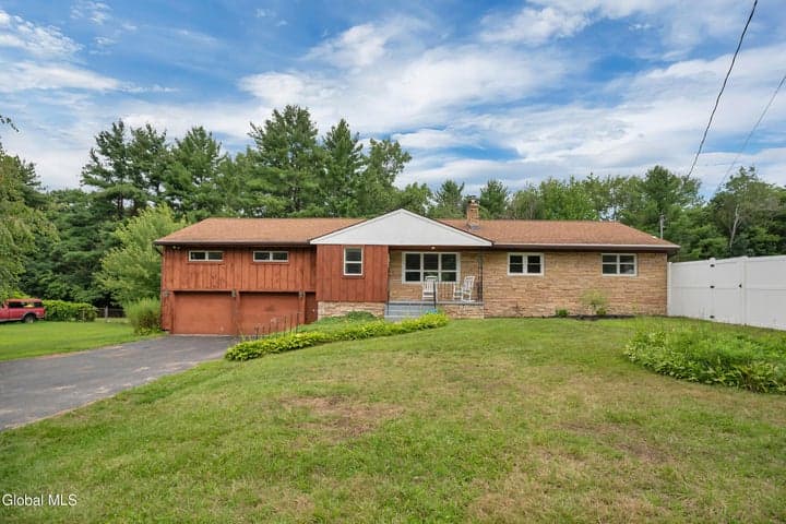 969 Grooms Road, Clifton Park, NY