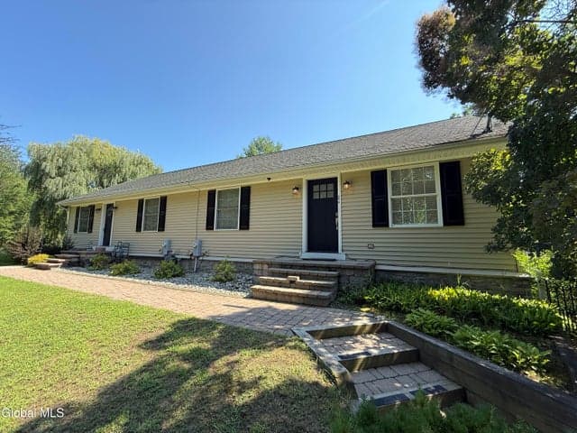 23 Dunsbach, Halfmoon, NY, photo 1