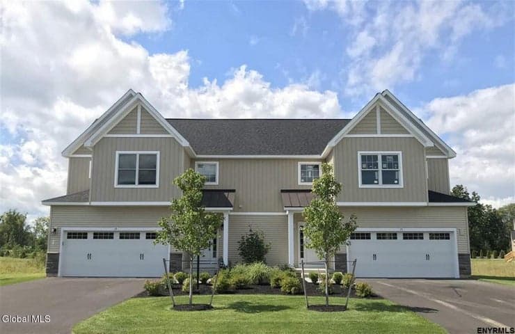 13 Boggs Street, Halfmoon, NY