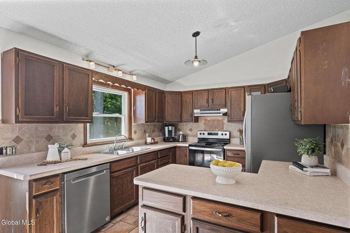 10 Carl Avenue, Greenwich, NY, photo 5