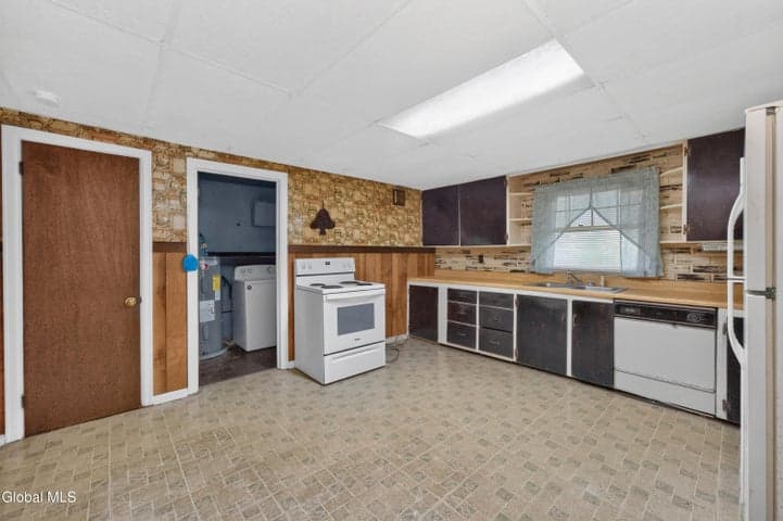 3 Alamo Lane, Colonie, NY, photo 3