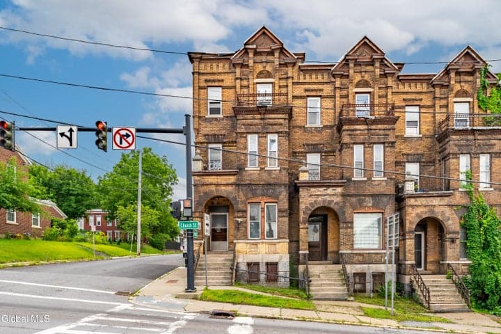 43 Church Street, Amsterdam, NY