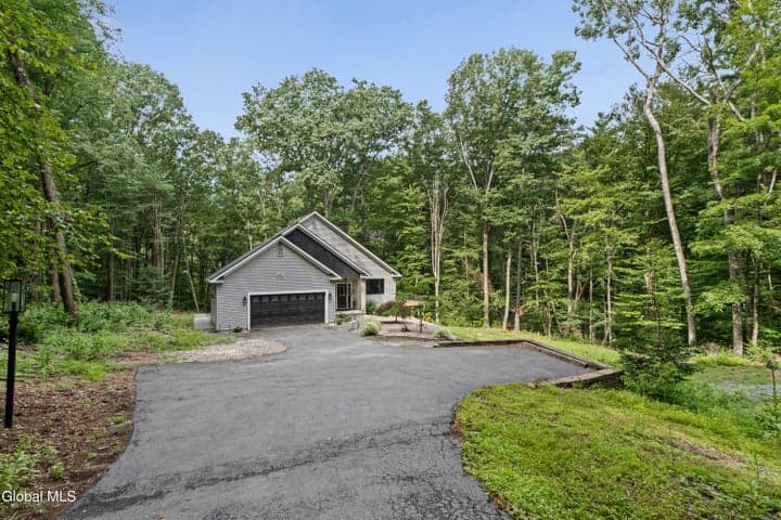 652 Bruno Road, Clifton Park, NY, photo 4
