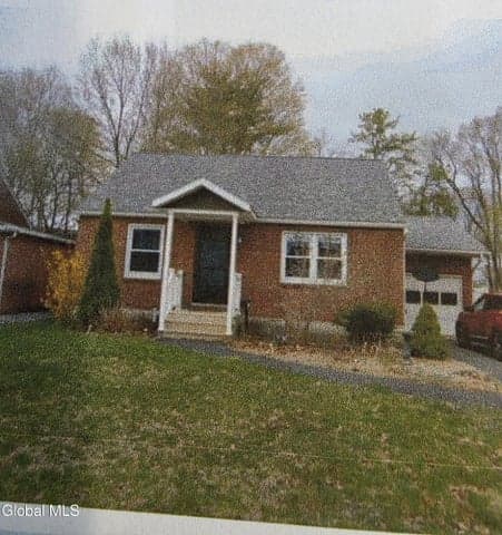 2133 Robinwood Avenue, Rotterdam, NY