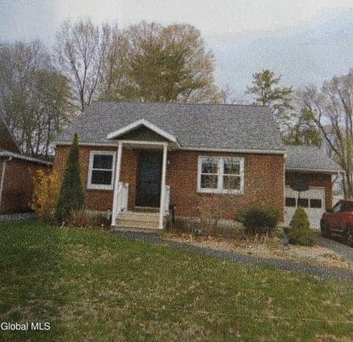 2133 Robinwood Avenue, Rotterdam, NY