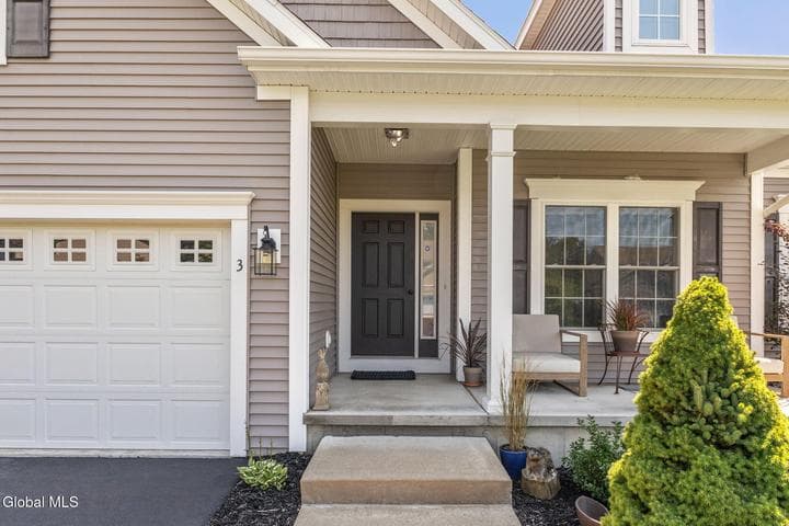 3 Sutton Drive, Colonie, NY, photo 4