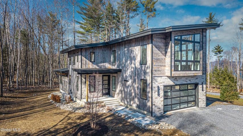 11 S Eagle Ridge, Bolton, NY
