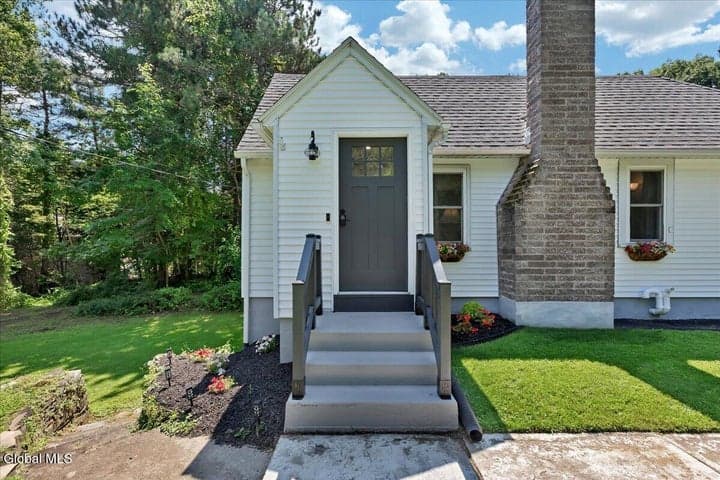 1221 Jason Lane, Niskayuna, NY, photo 3