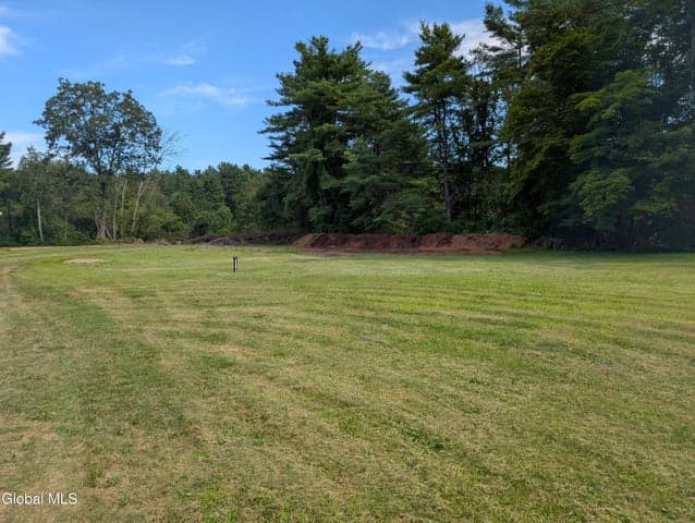 932 Saratoga Road, Wilton, NY, photo 4