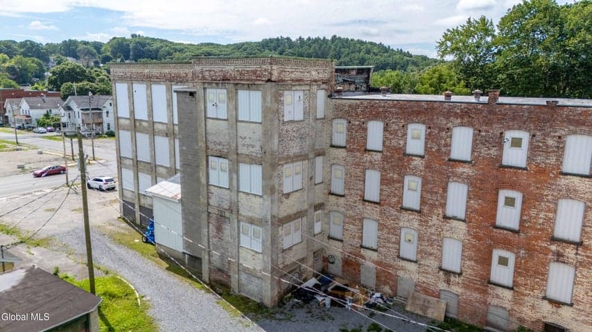 6 W Pine, Gloversville, NY, photo 2