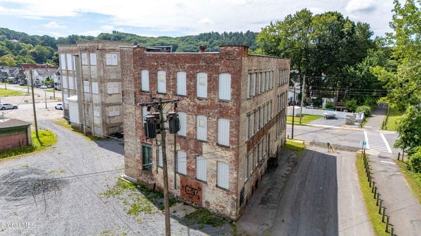 6 W Pine, Gloversville, NY, photo 3