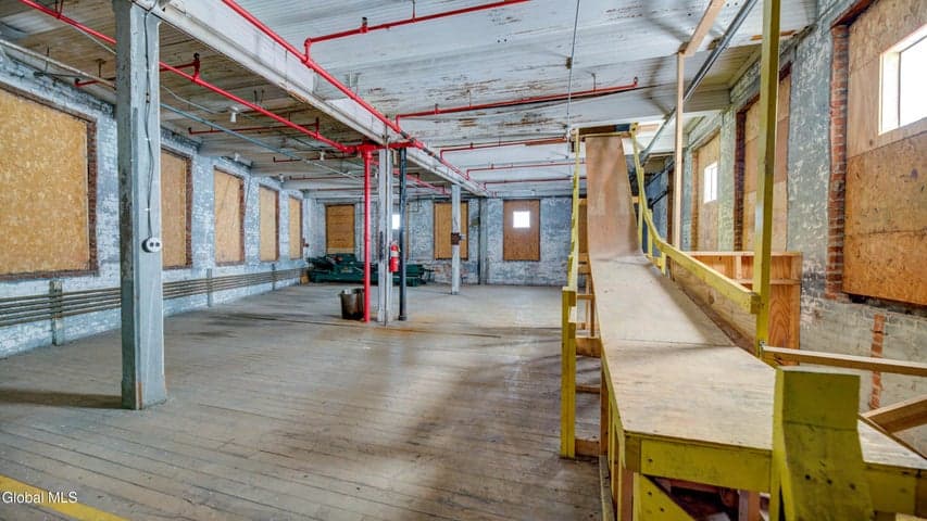 6 W Pine, Gloversville, NY, photo 5