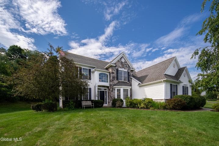 42 S Outlook Drive, Halfmoon, NY