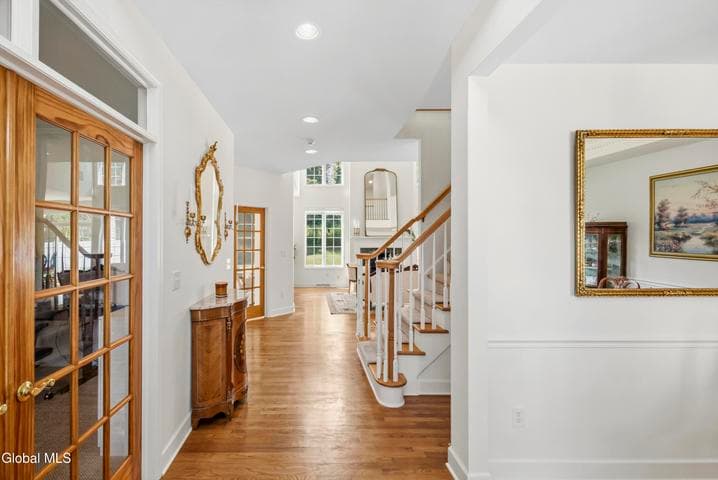 42 S Outlook Drive, Halfmoon, NY, photo 2