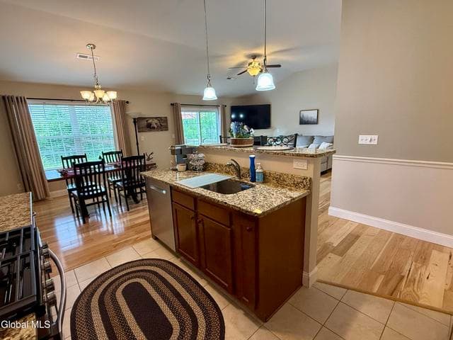 29 Treasures Place, Queensbury, NY, photo 5