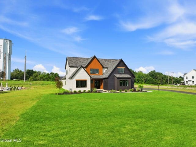 17 Schermerhorn Road, Cohoes, NY, photo 1