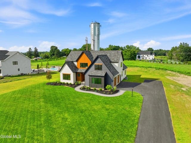 17 Schermerhorn Road, Cohoes, NY, photo 2
