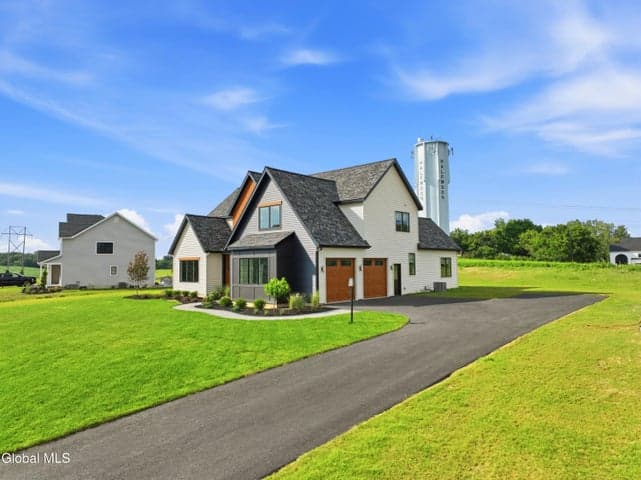 17 Schermerhorn Road, Cohoes, NY, photo 3