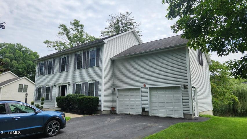 5 Homestead Drive, Latham, NY