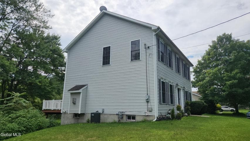 5 Homestead Drive, Latham, NY, photo 2