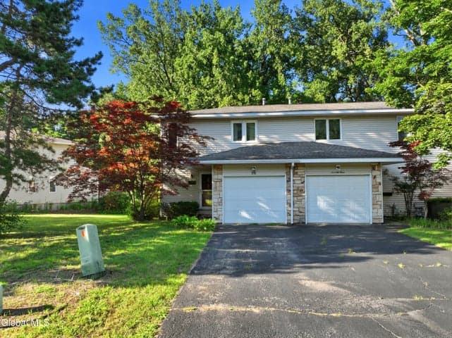 75 Velina Drive, Guilderland, NY, photo 2