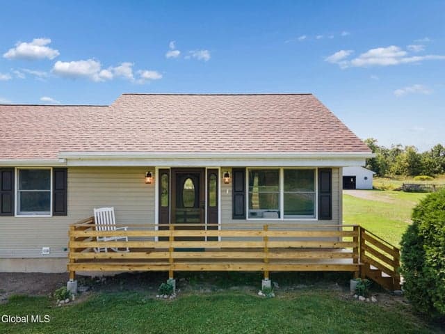 106 Fitzpatrick Drive, Fort Edward, NY, photo 2