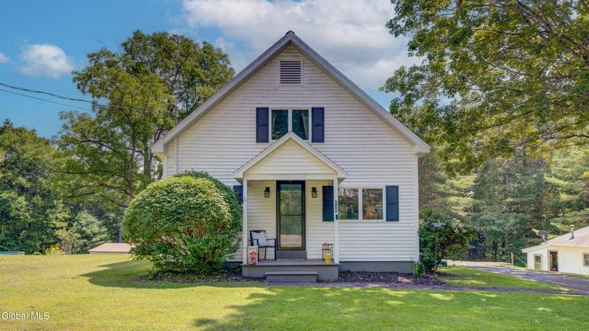 434 County Highway 143, Northampton, NY