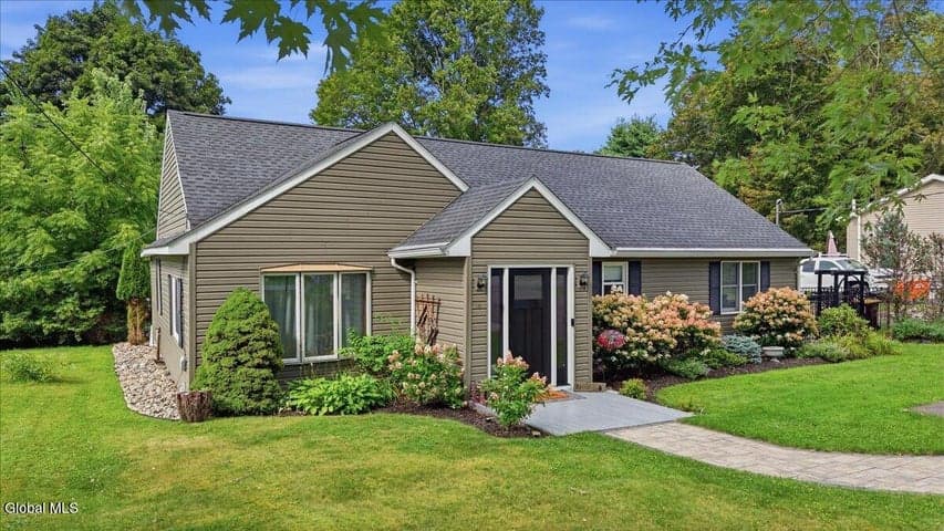 14 Clover Avenue, East Greenbush, NY, photo 5