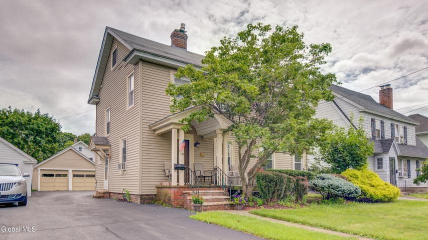 10 East Boulevard, Gloversville, NY