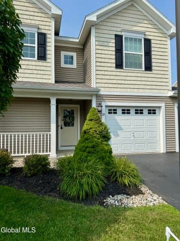 29 Treasures Place, Queensbury, NY