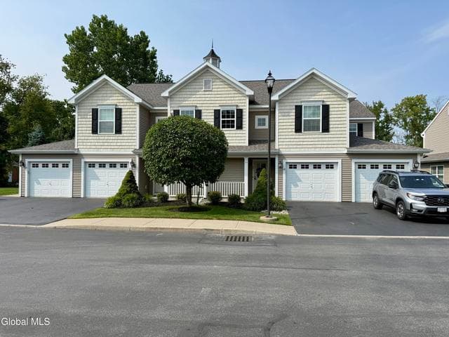 29 Treasures Place, Queensbury, NY, photo 2