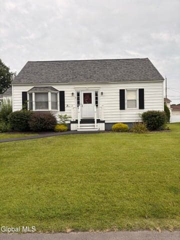2 Stella Lane, Amsterdam, NY