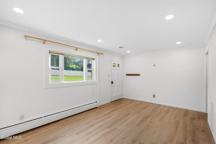 31 Riverview Drive, Colonie, NY, photo 5