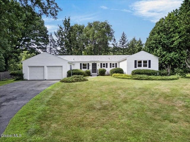 2334 St Joseph Drive, Niskayuna, NY, photo 1