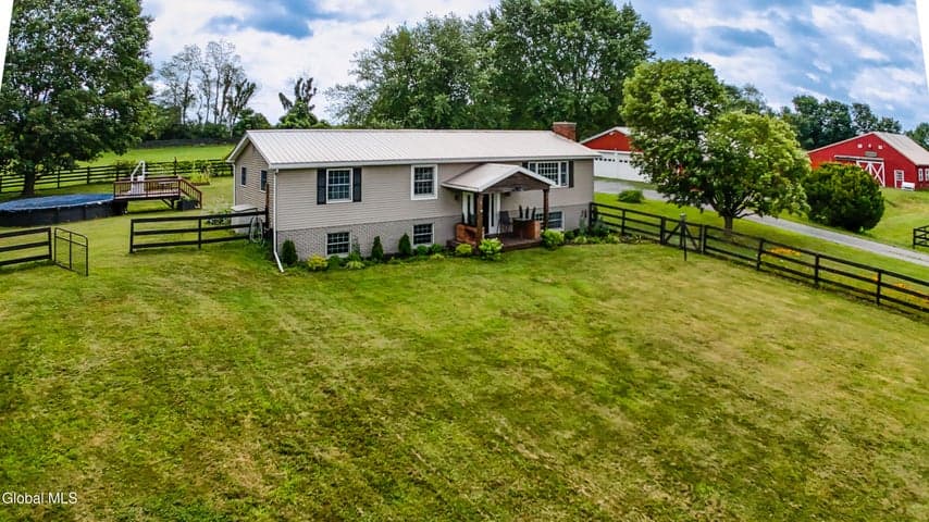 62 Gannon Road, Cambridge, NY, photo 2