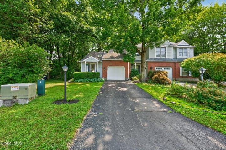 64 Westbury Court, Clifton Park, NY