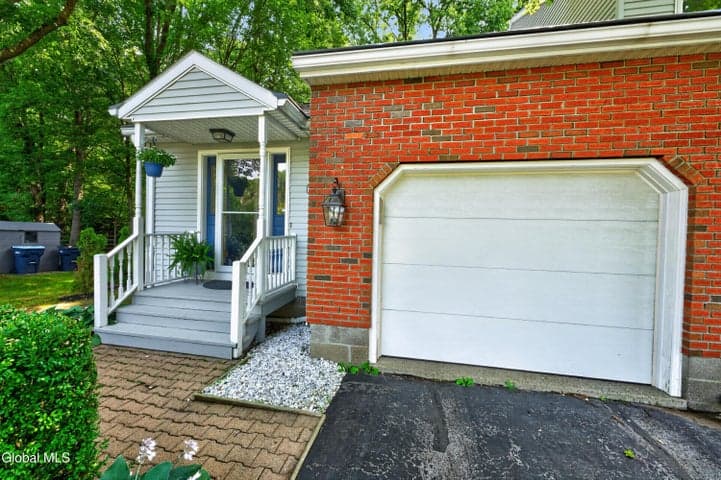 64 Westbury Court, Clifton Park, NY, photo 3