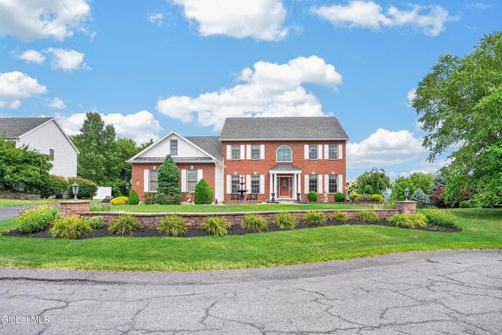 14 Ridgefield Way, Watervliet, NY, photo 3