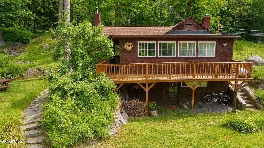 5154 U.S. 9, Warrensburg, NY