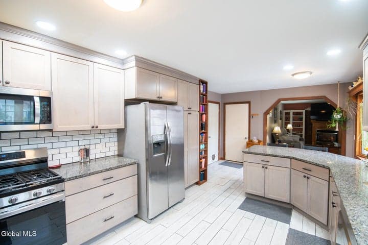 41 Helen Drive, Queensbury, NY, photo 4